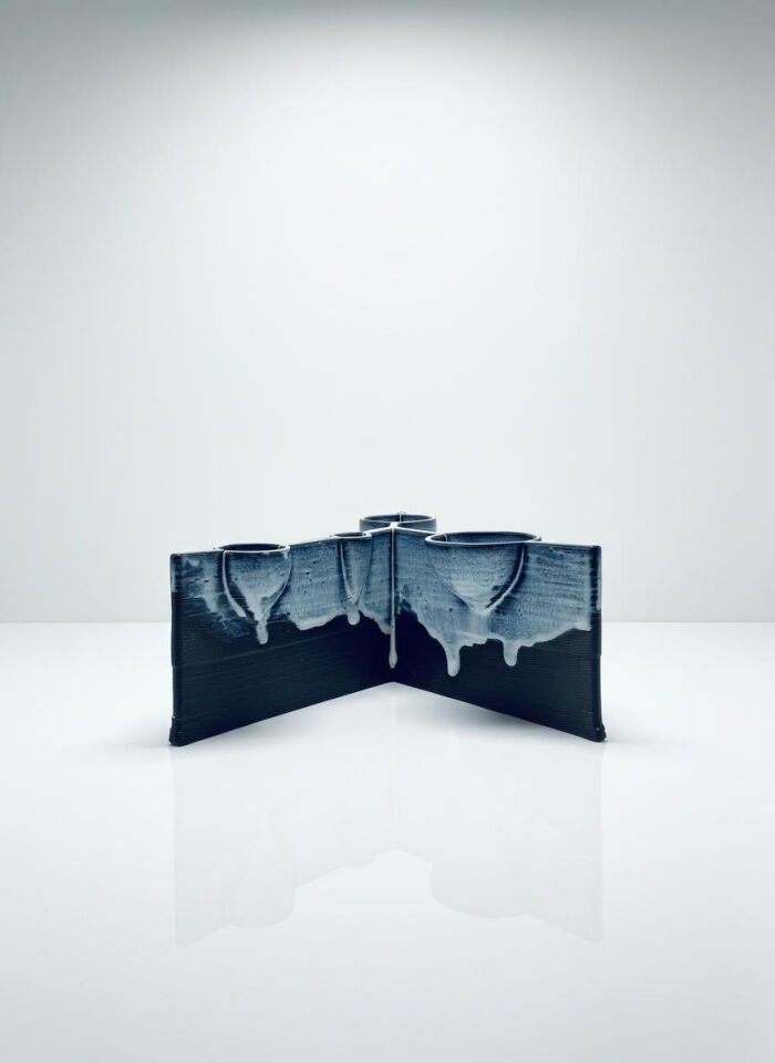 Modern Tasarımlı 3D Seramik Sukulent Saksı – Mavi & Siyah Dokulu