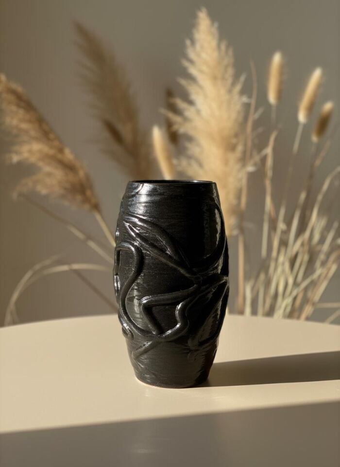 Organik Hatlı Siyah Vazo – 3D Seramik Yazıcı ile Üretilmiş